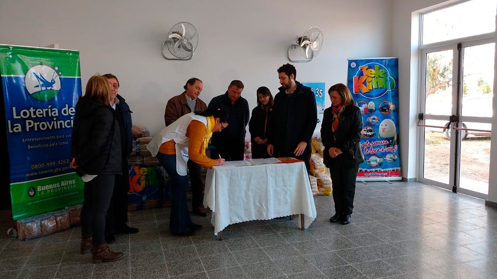 La tonelada de alimentos viajó para Villarino