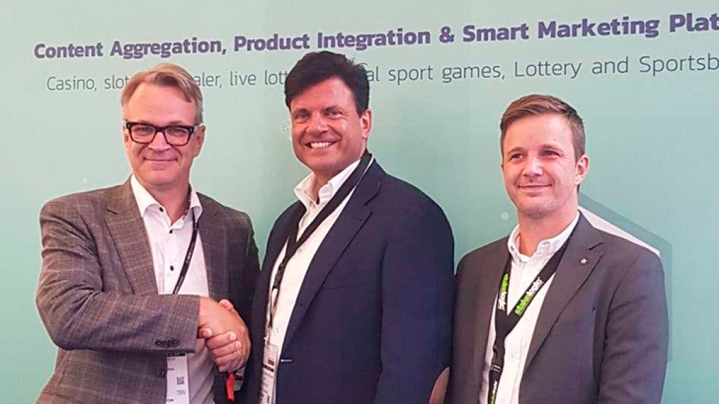 ORYX Gaming agrees new content partnership deal with Stakelogic at iGB Live in Amsterdam