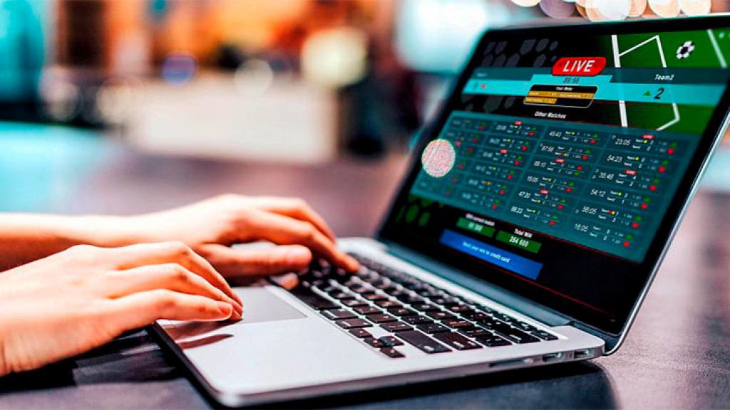 Apuestas por internet: sitios bloqueados, números de Supermatch y loterías truchas en Facebook