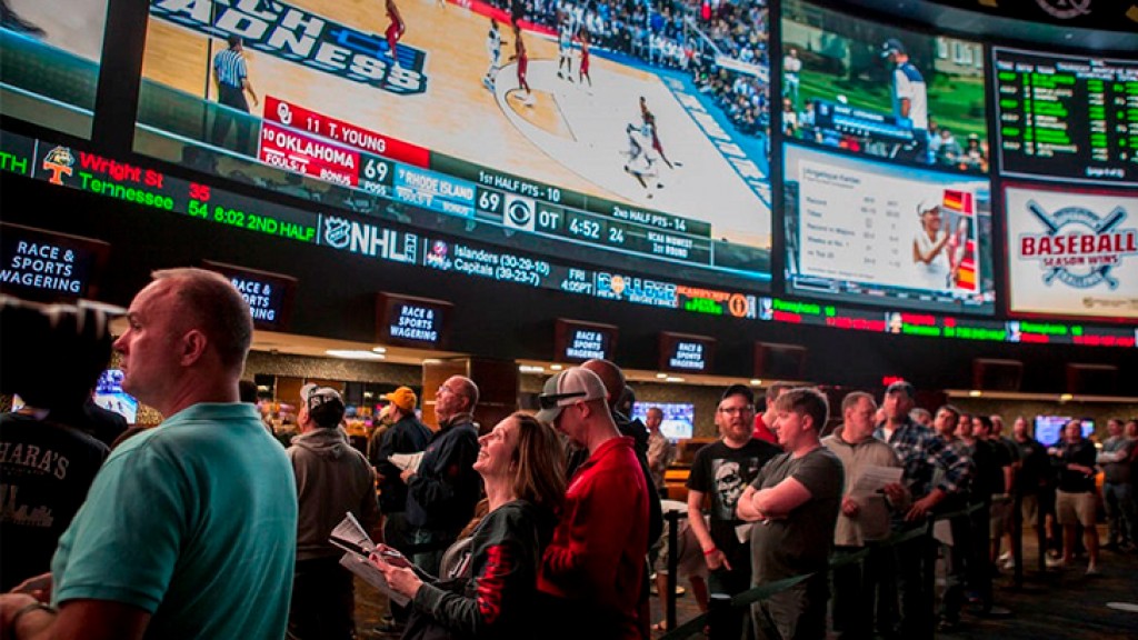 US casinos push for cashless gambling payments, citing virus