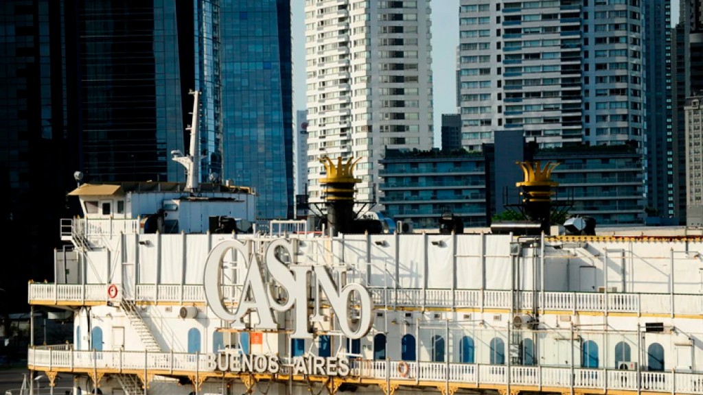 The entrance of the Hipódromo and the Casino of Puerto Madero to the online bets would be allowed