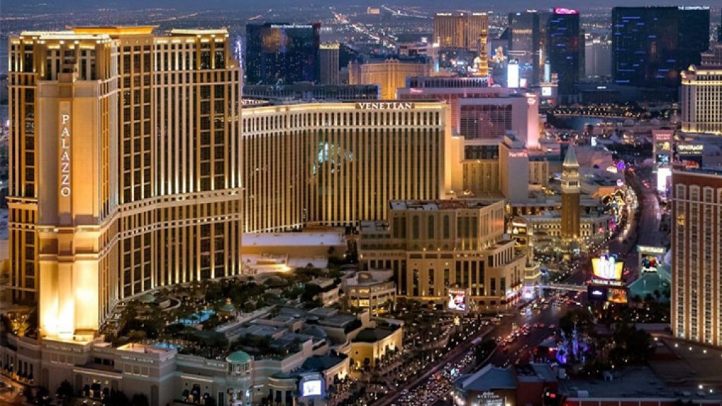 Las Vegas Sands mulling Vegas casinos sale to fund Asia expansion