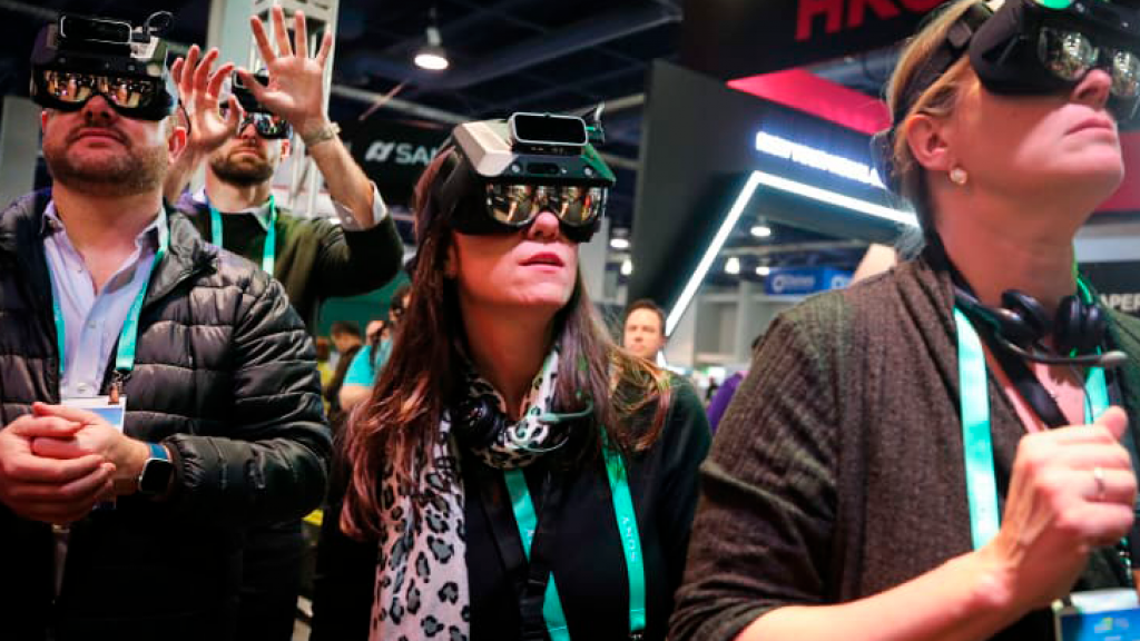 Sports leagues are betting on augmented reality, as virtual courtside seats can´t match the real thing