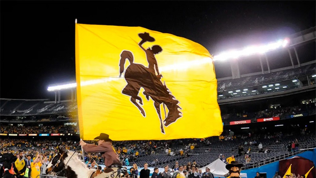 Wyoming online sports betting bill passes senate