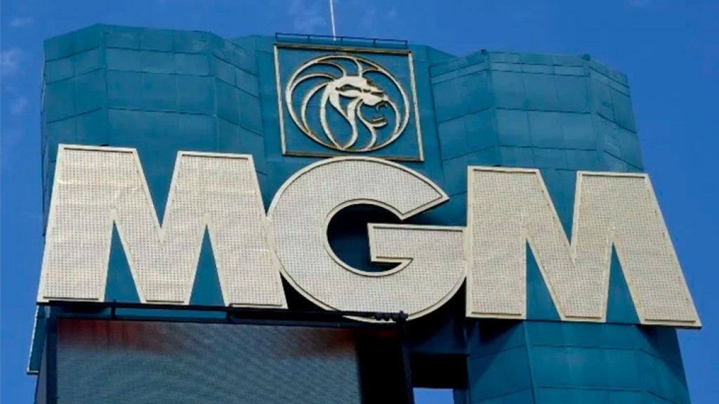 Las Vegas: MGM Resorts requiring proof of vaccination from employees — or weekly COVID-19 tests for $15