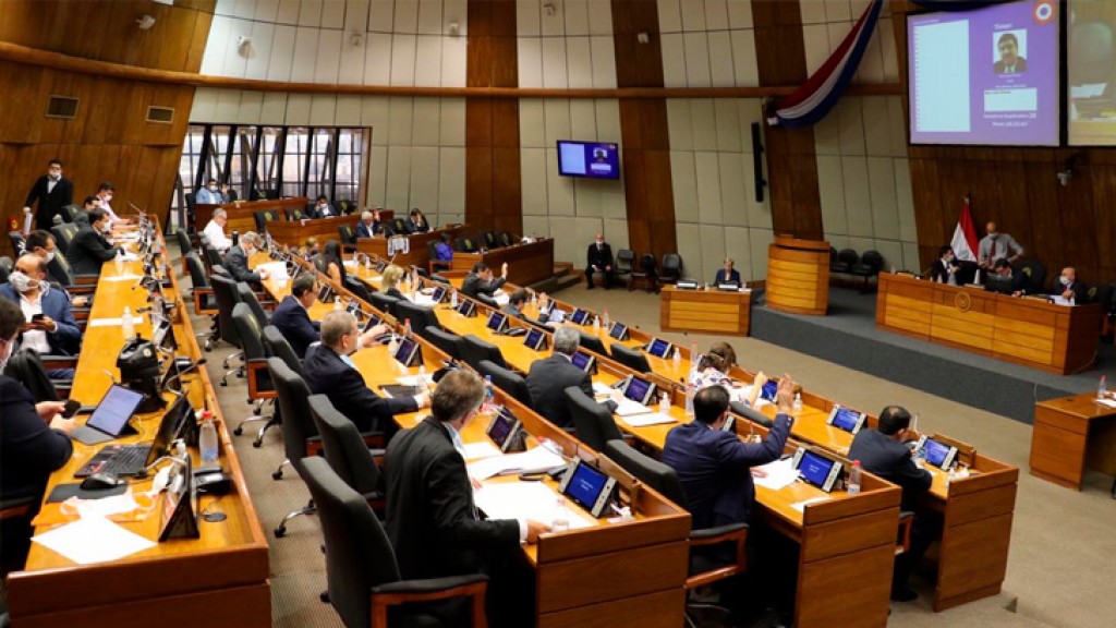 Paraguay promulga ley que regula explotación de tragamonedas