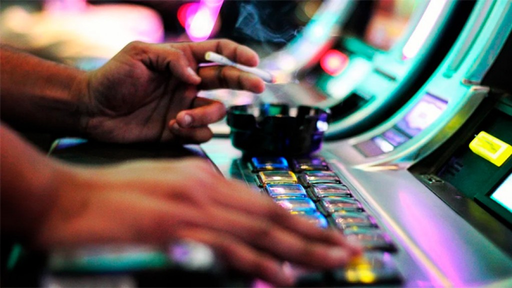 Dealers beg for Atlantic City casino smoking ban