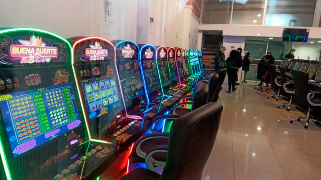 Clausuran por segunda vez casino clandestino en Punta Arenas que mantenía casi 70 máquinas de juegos