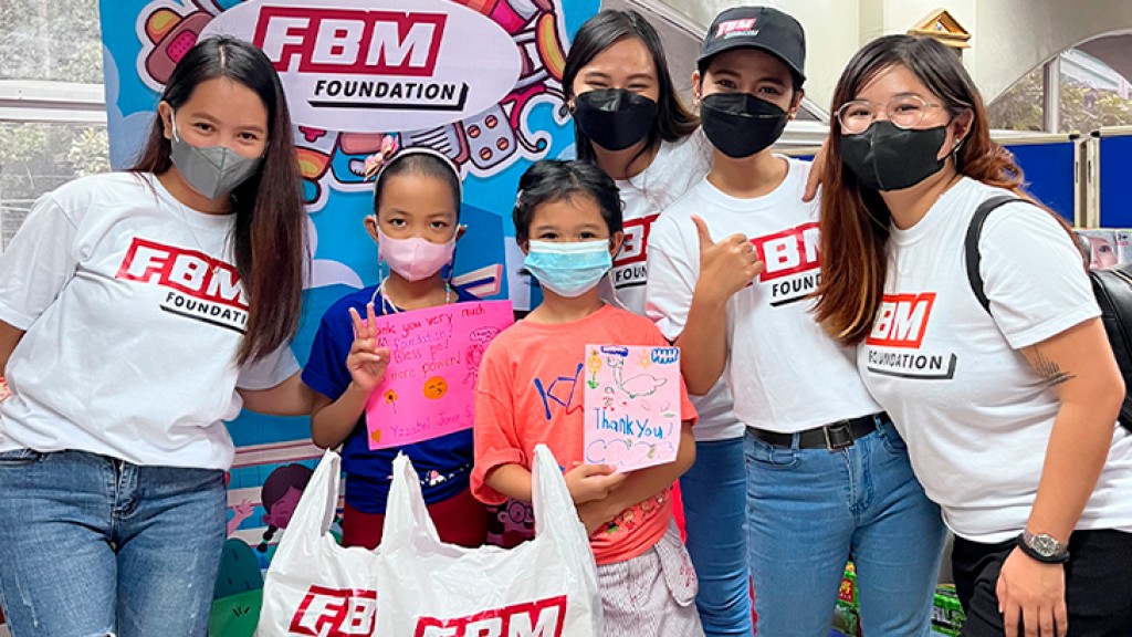FBM Foundation and Kythe Foundation help 80 chronic patients in the National Children´s Hospital in Quezon