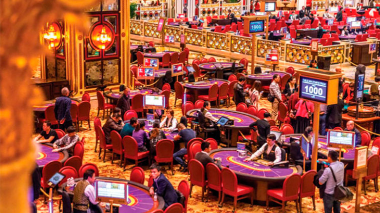 Macau casino market recovers but very slowly