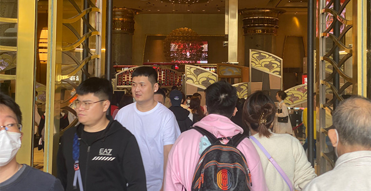 Macau casinos confirm visitors, staff no longer required to wear masks