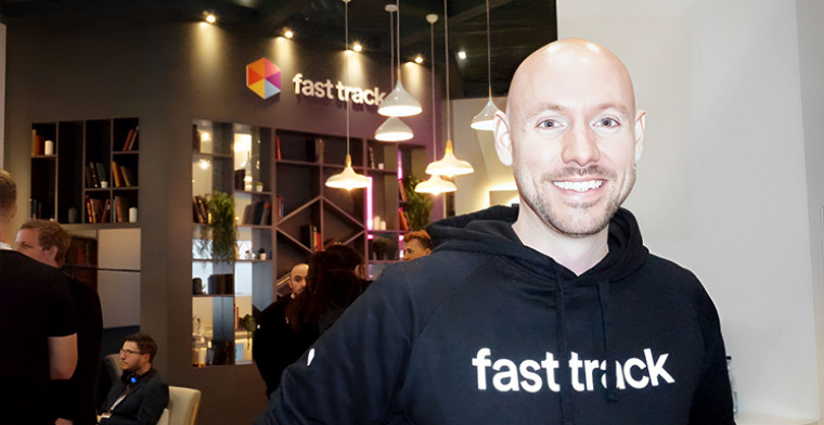 Soporte de IA: tecnología integrada exhibida por Fast Track en ICE Londres 2023