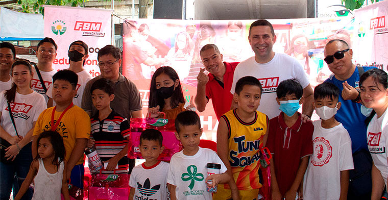 FBM Foundation helps hundreds of families and students in Manila with two powerful solidarity actions