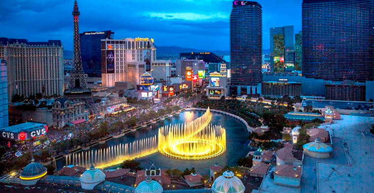 Las Vegas, at the forefront of artificial intelligence: robots already replacing waiters and casino security guards
