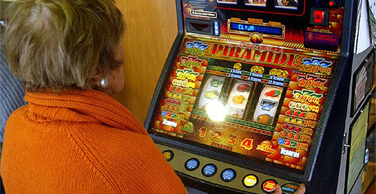 The PP and Vox serve the gaming sector by eliminating restrictions in the Valencian law against gambling addiction