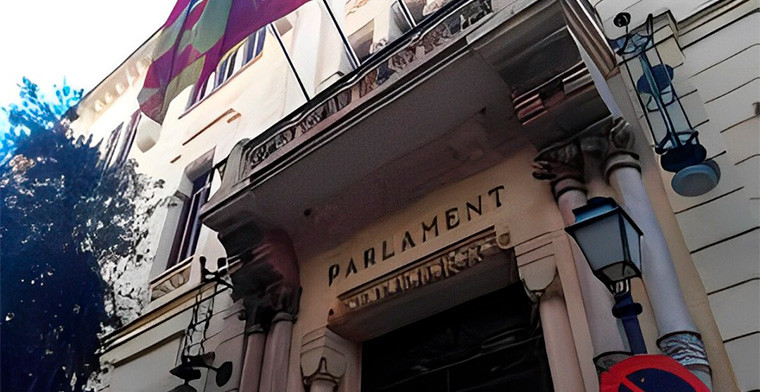 Parlament acogerá comparecencia para explicar la política en materia de juegos y apuestas