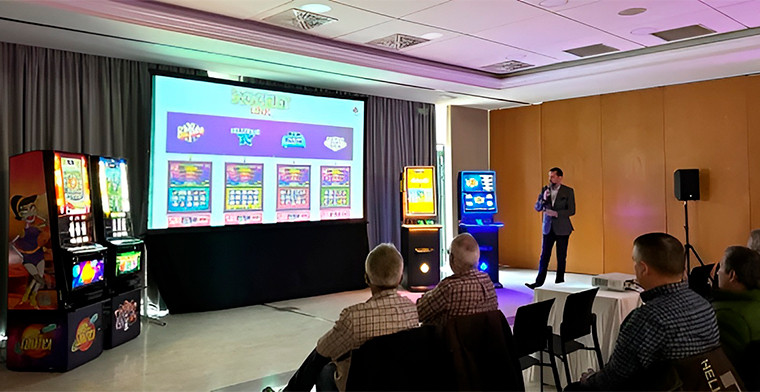 ‘RFÉNIX’ y ‘RFLASH’ consolidan su presencia en Galicia con una presentación exitosa ante empresas líderes en la región
