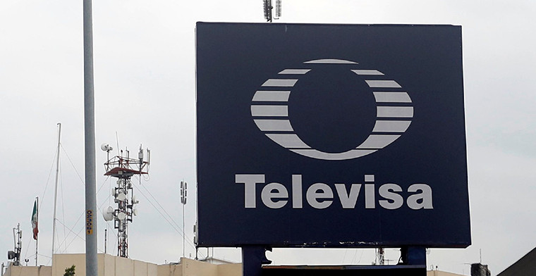 Televisa litiga en la Corte permiso para que clientes fumen en sus casinos