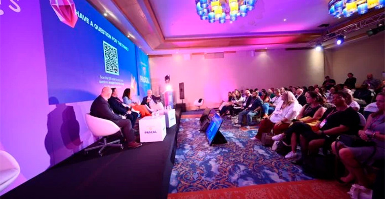 Cumbre CasinoBeats: Innovando la experiencia de la conferencia con talleres y hackatones