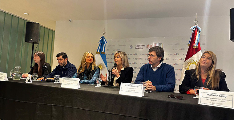 El juego por Internet en Córdoba divide a los legisladores entre los que piden prohibirlo y los que van por cambiar la ley