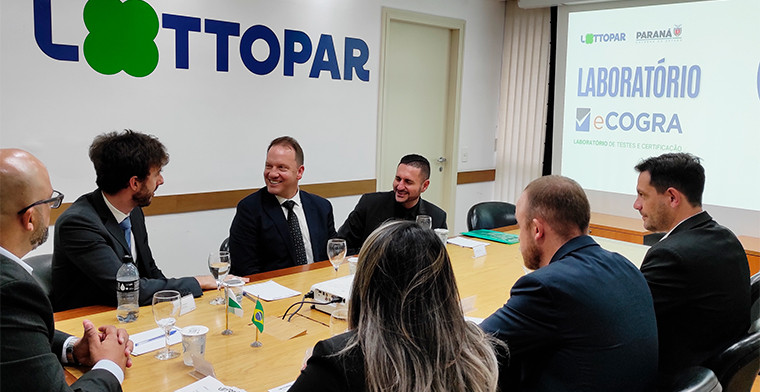 United Kingdom Certifier eCogra receives credential package at Lottopar event