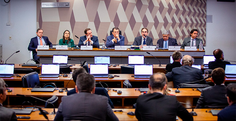 Brasil: Secretarios del Ministerio de Hacienda participaron en audiencia pública en la Comisión de Constitución y Justicia del Senado