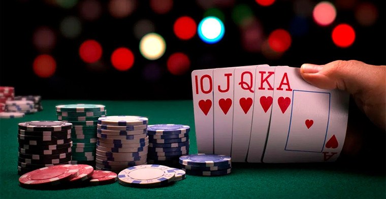 El póker es reconocido como deporte mental y se mide cara a cara con el ajedrez y el bridge