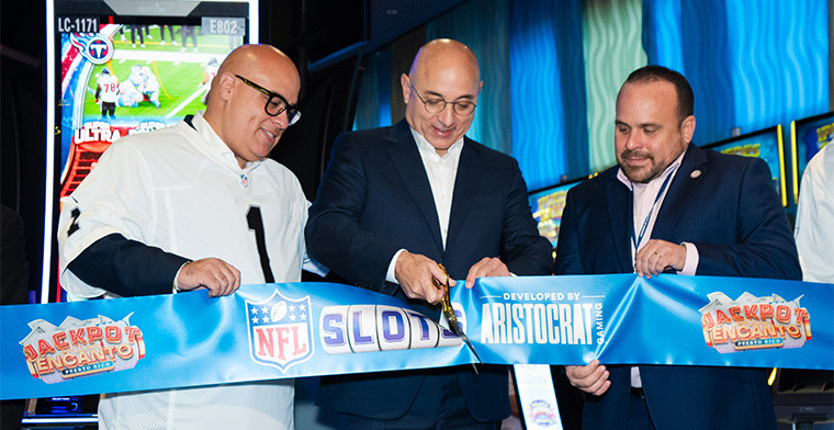 Puerto Rico: Aristocrat Gaming™ amplió el lanzamiento de la franquicia de máquinas tragamonedas con temática de la NFL en un evento de 13 casinos