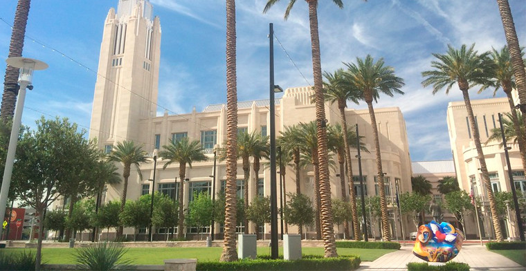 Las Vegas Mayor and the announce of the new casino for Symphony Park