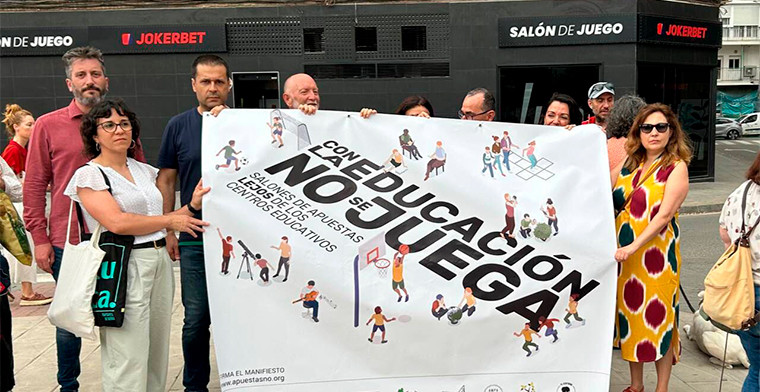 España: Podemos e IU exigen cambios en la ley del juego para proteger a los jóvenes