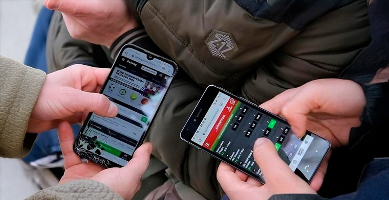 Proponen eliminar de manera permanente el acceso a sitios de apuestas online en escuelas de la provincia de Buenos Aires